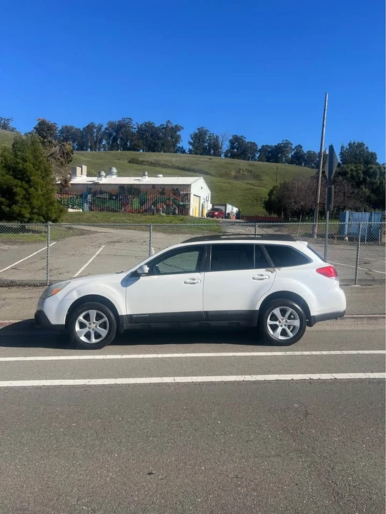 2014 Subaru Outback 4th Gen - Image 7 of 20