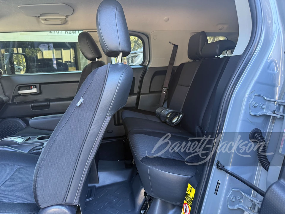 2014 Toyota FJ Cruiser - Image 7 of 16