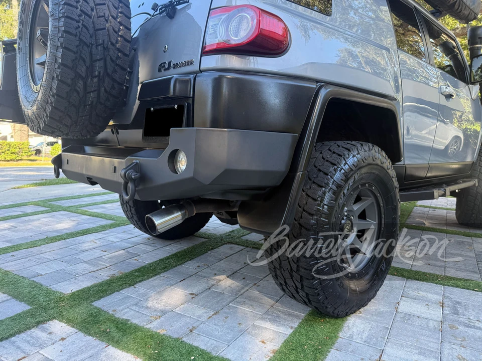 2014 Toyota FJ Cruiser - Image 8 of 16