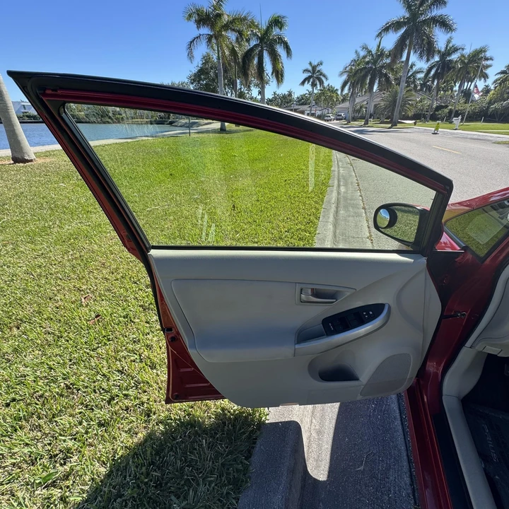 2014 Toyota Prius 3rd Gen - Image 16 of 21