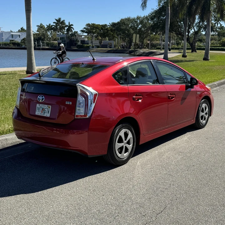 2014 Toyota Prius 3rd Gen - Image 12 of 21