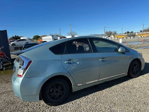 2014 Toyota Prius 3rd Gen - Image 2 of 6