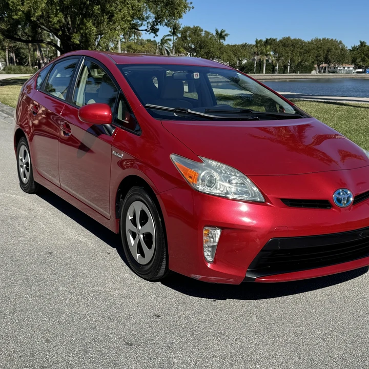 2014 Toyota Prius 3rd Gen - Image 3 of 12
