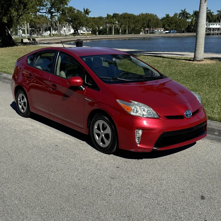 2014 Toyota Prius 3rd Gen - Image 2 of 12