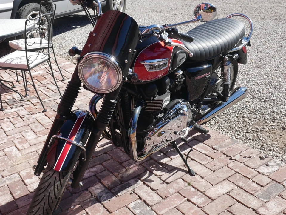 2014 Triumph New Bonneville - Image 4 of 9
