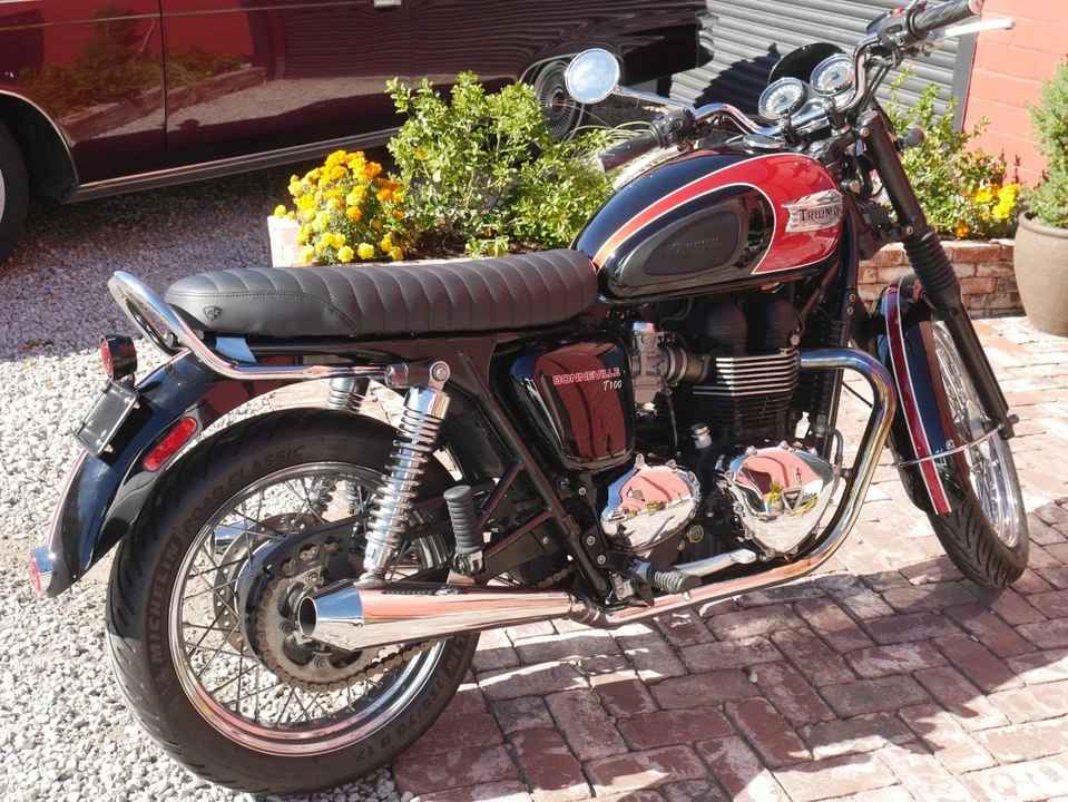 2014 Triumph New Bonneville - Image 2 of 9