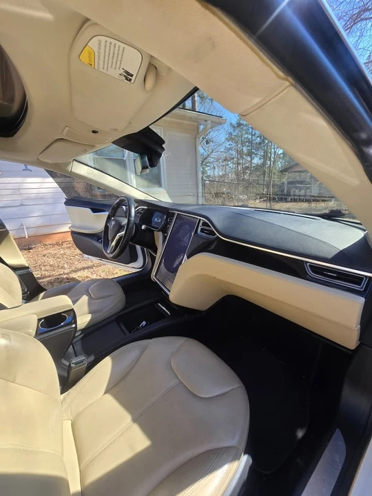 2014 Tesla Model S - Image 11 of 12