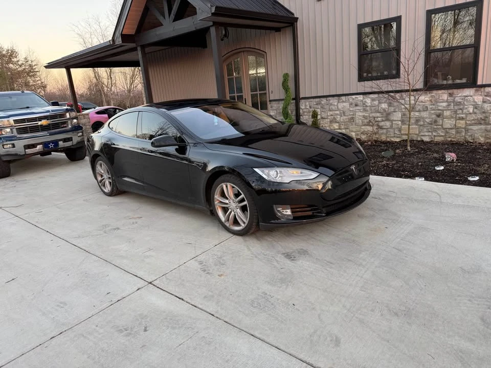 2014 Tesla Model S - Image 3 of 4
