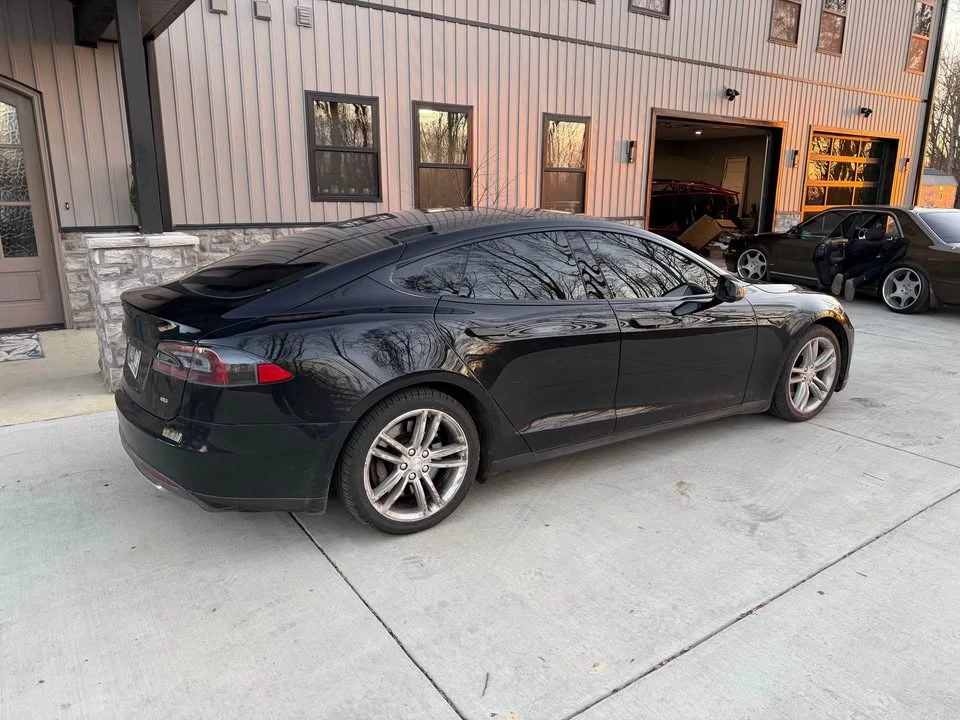 2014 Tesla Model S - Image 2 of 4