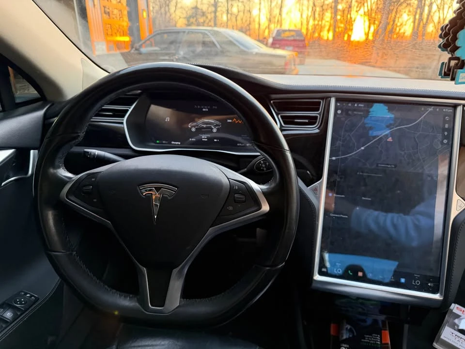 2014 Tesla Model S - Image 4 of 4