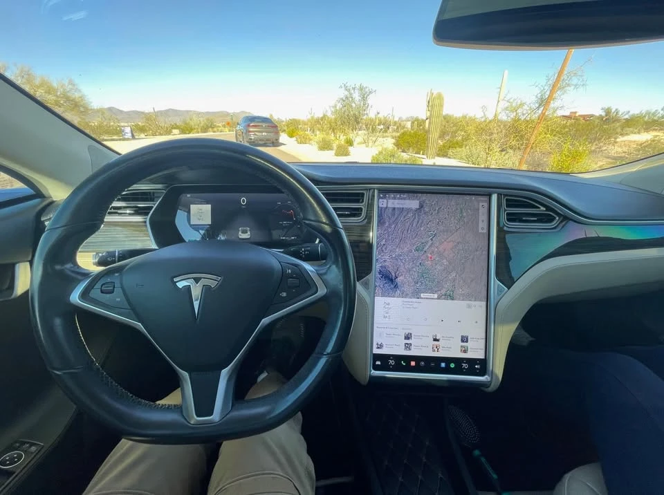 2014 Tesla Model S - Image 2 of 9