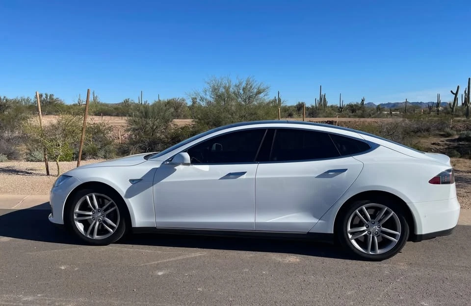 2014 Tesla Model S - Image 8 of 9