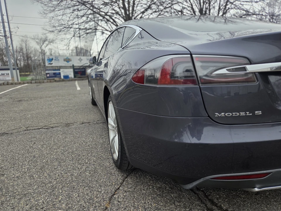 2014 Tesla Model S - Image 13 of 21