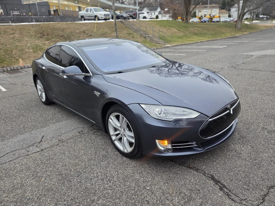 2014 Tesla Model S - Image 10 of 21