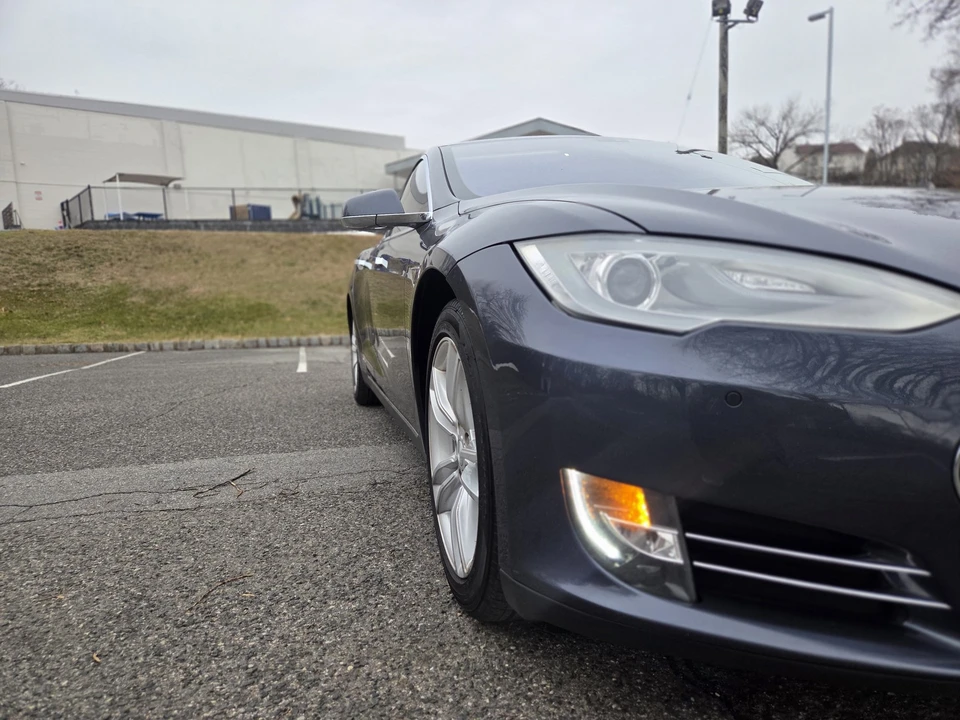 2014 Tesla Model S - Image 11 of 21
