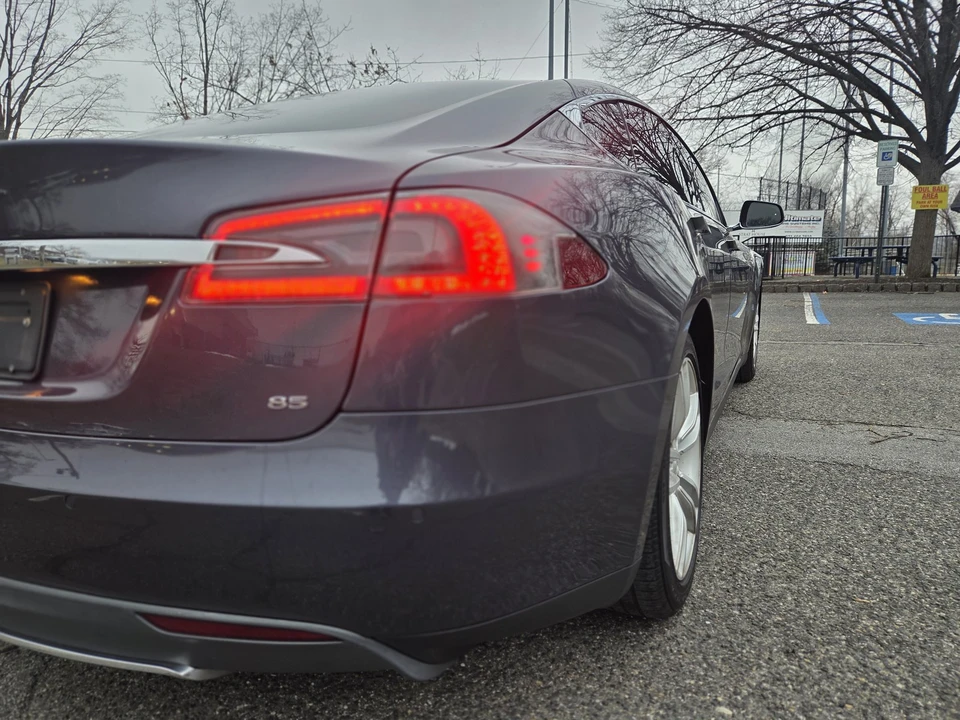 2014 Tesla Model S - Image 14 of 21