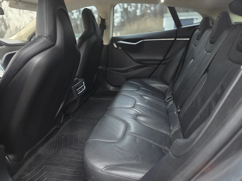 2014 Tesla Model S - Image 19 of 21