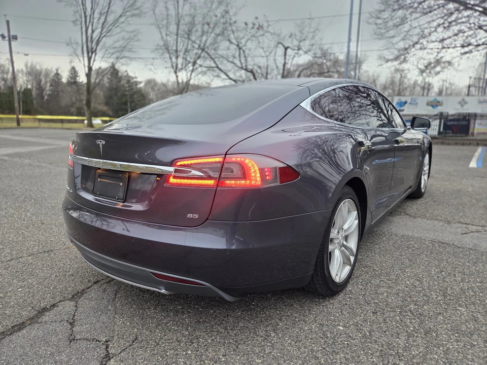 2014 Tesla Model S - Image 7 of 21