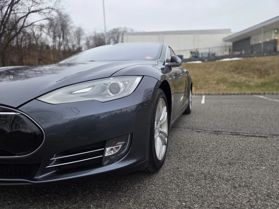 2014 Tesla Model S - Image 12 of 21