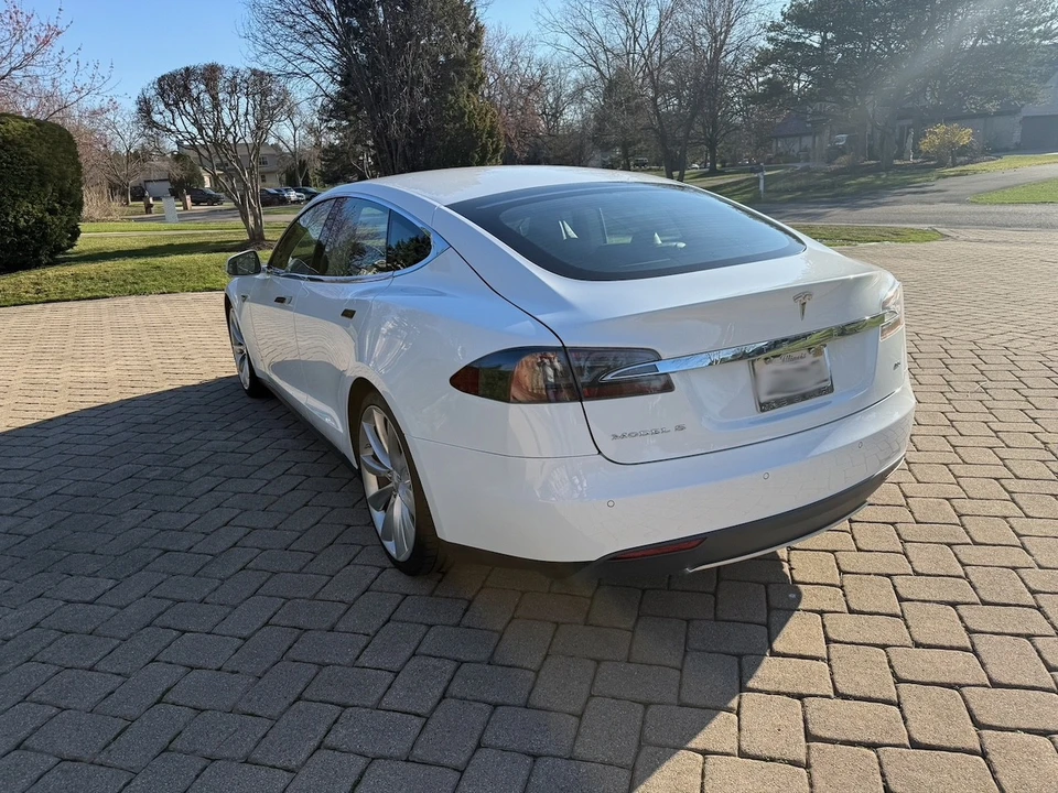 2014 Tesla Model S - Image 5 of 21