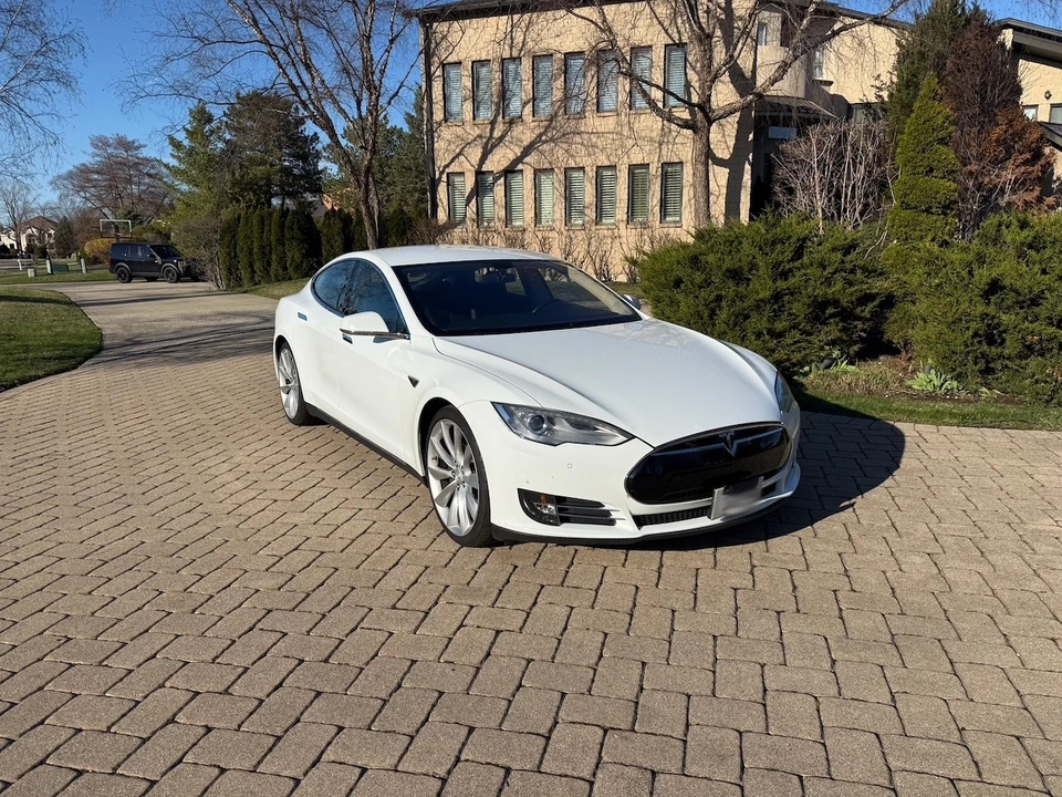 2014 Tesla Model S - Image 2 of 21