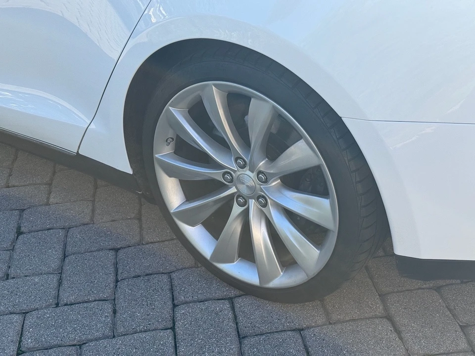 2014 Tesla Model S - Image 12 of 21
