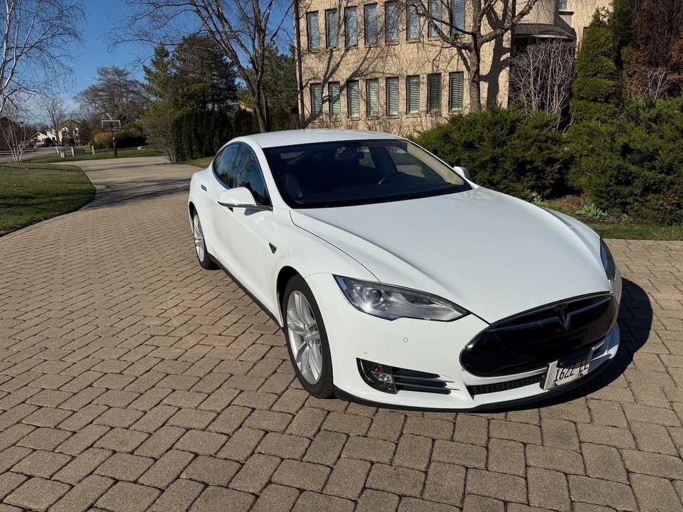 2014 Tesla Model S - Image 14 of 21