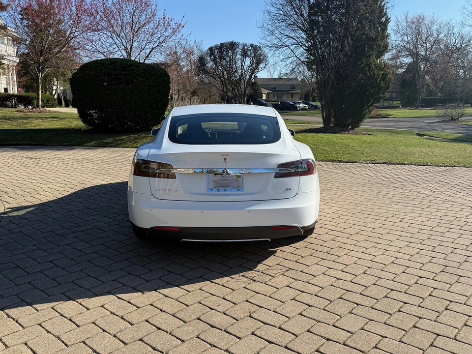 2014 Tesla Model S - Image 17 of 21