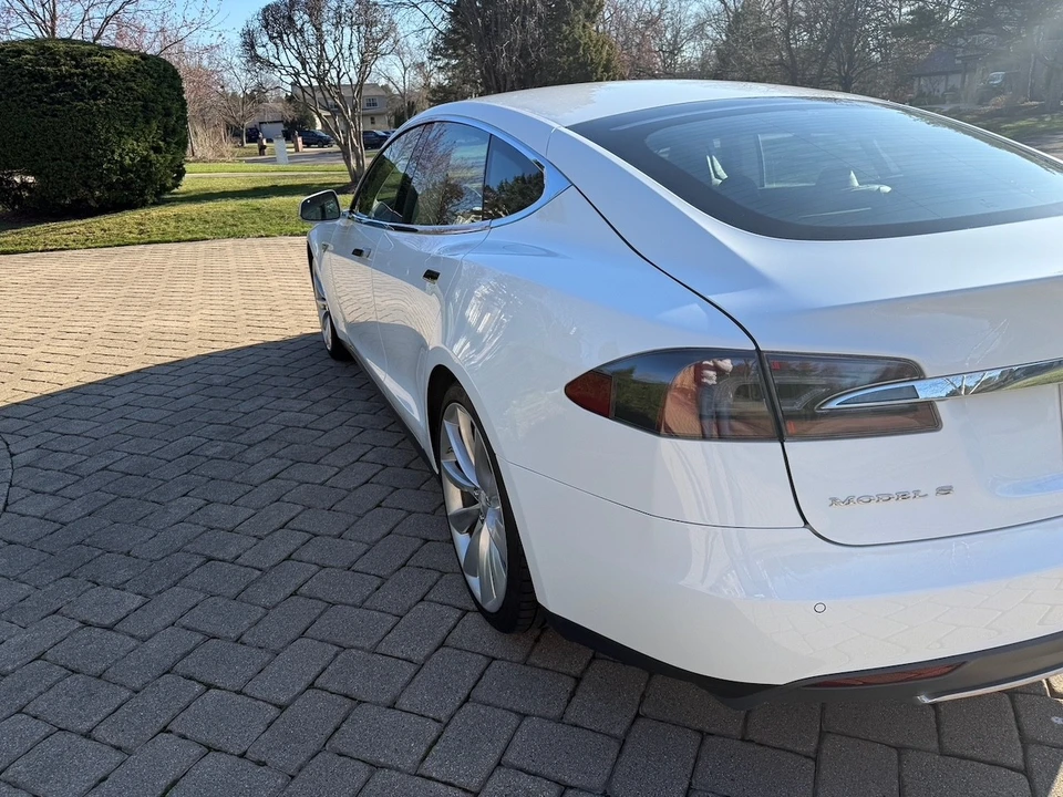 2014 Tesla Model S - Image 7 of 21