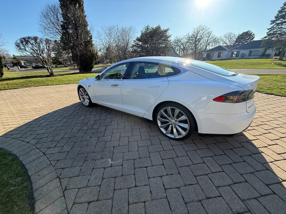 2014 Tesla Model S - Image 6 of 21