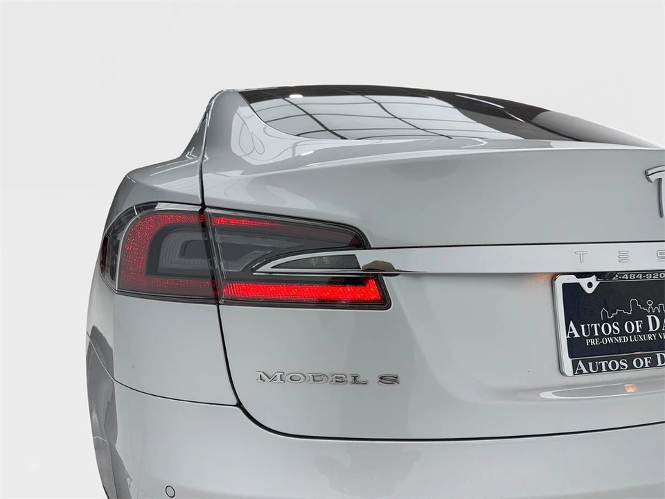 2014 Tesla Model S - Image 9 of 12