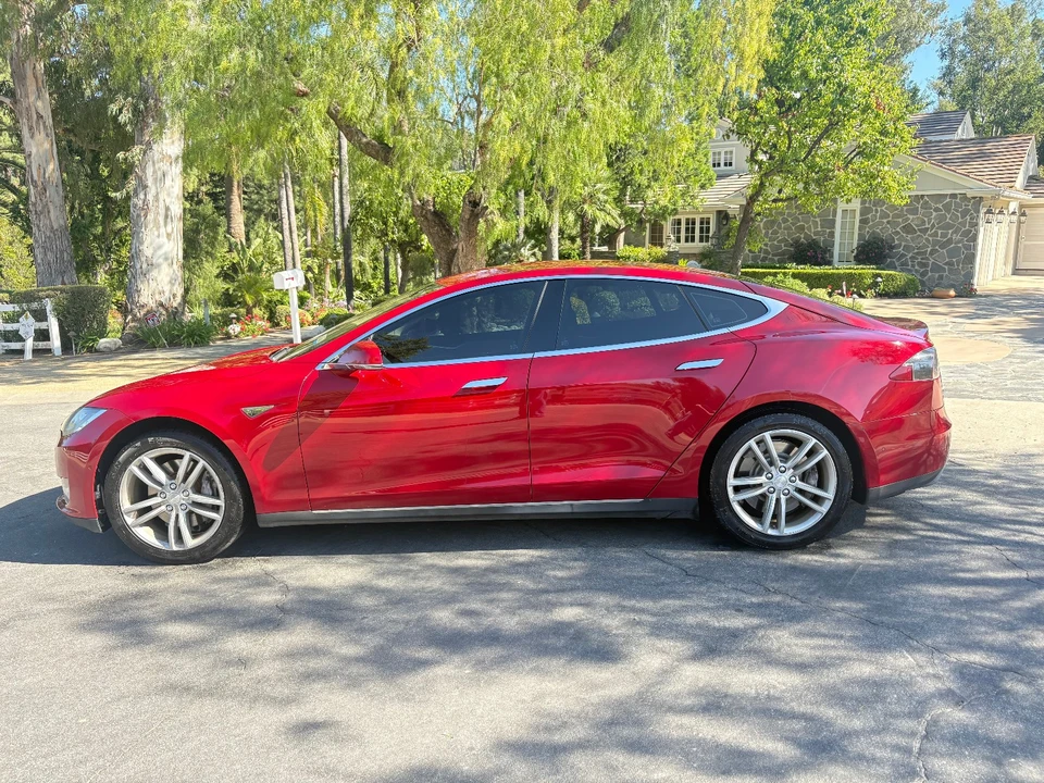2014 Tesla Model S - Image 7 of 21
