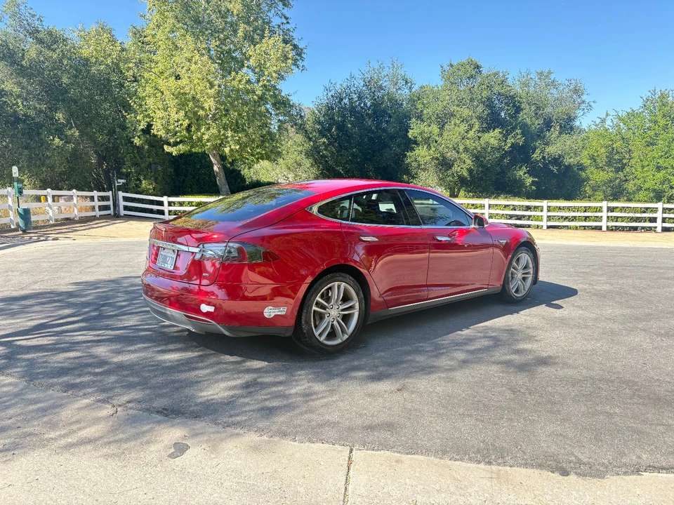 2014 Tesla Model S - Image 4 of 21