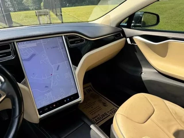 2014 Tesla Model S - Image 12 of 17