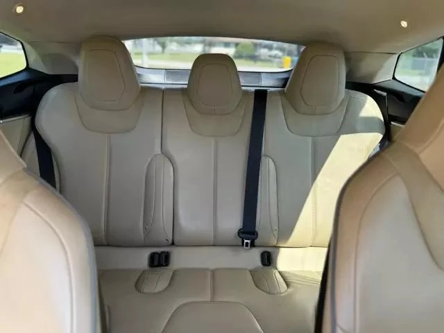 2014 Tesla Model S - Image 9 of 17