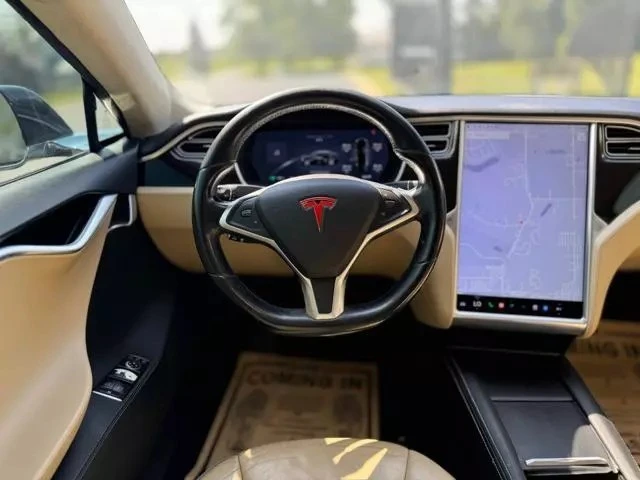 2014 Tesla Model S - Image 8 of 17