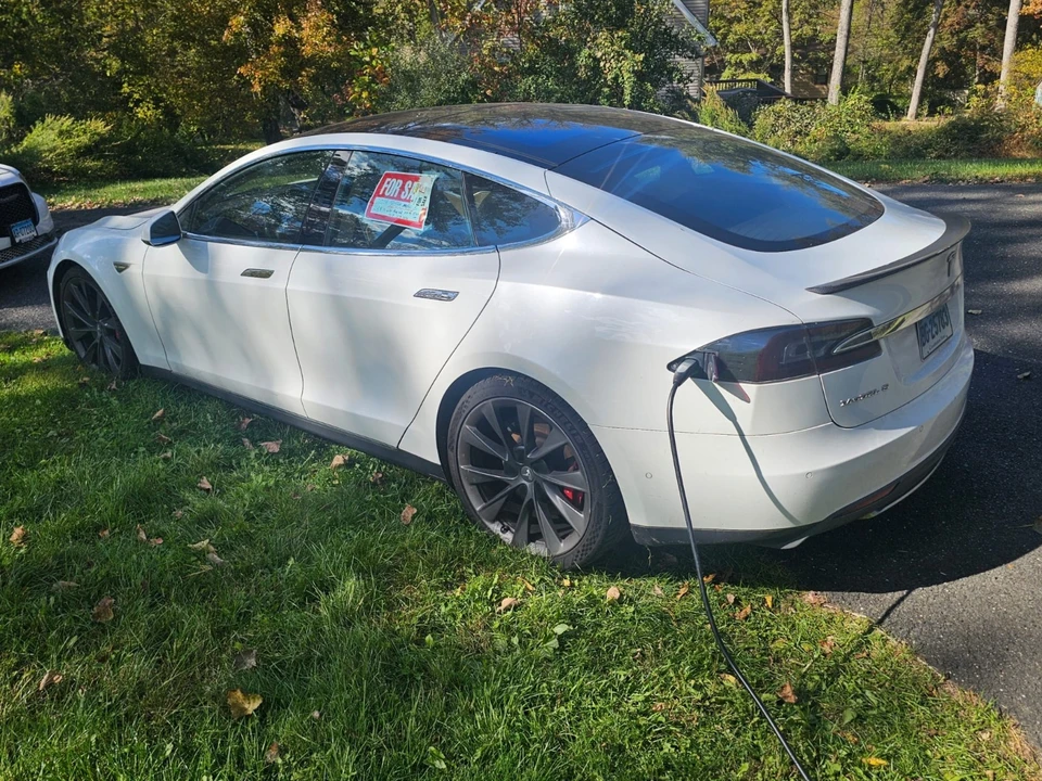 2014 Tesla Model S - Image 5 of 14