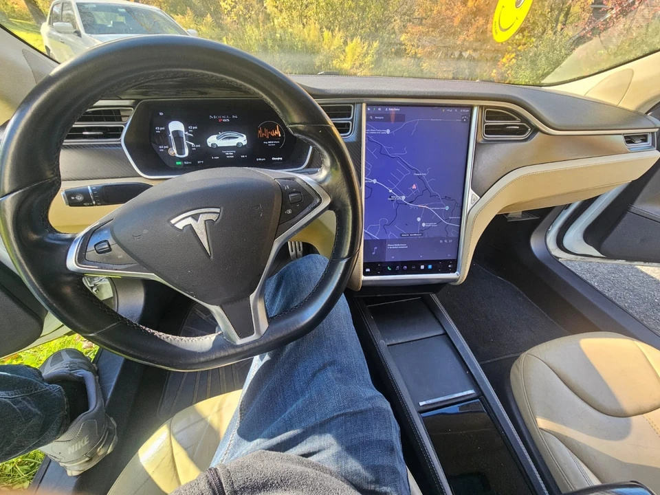 2014 Tesla Model S - Image 6 of 14