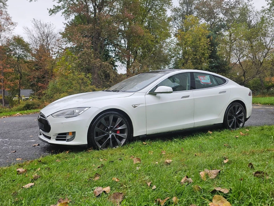 2014 Tesla Model S - Image 3 of 14
