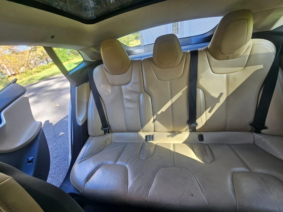 2014 Tesla Model S - Image 8 of 14