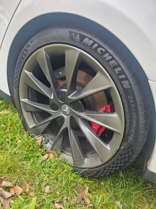 2014 Tesla Model S - Image 9 of 14