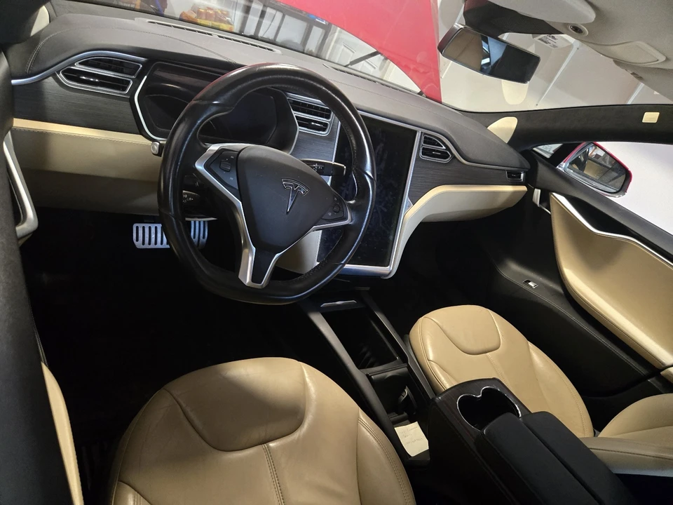 2014 Tesla Model S - Image 11 of 21
