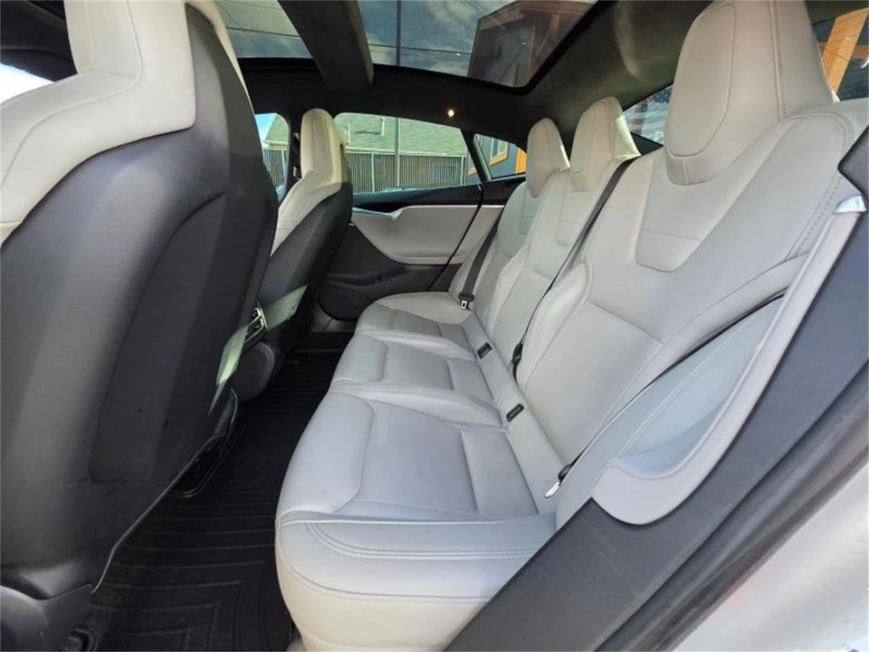 2014 Tesla Model S - Image 10 of 20