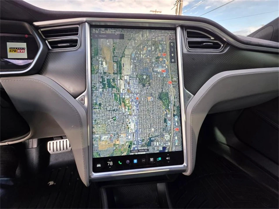 2014 Tesla Model S - Image 13 of 20