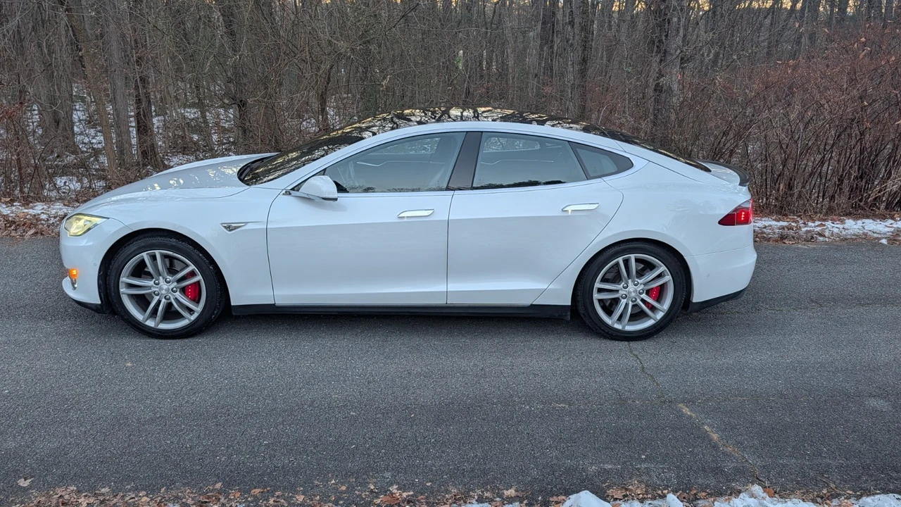 2014 Tesla Model S - Image 6 of 21