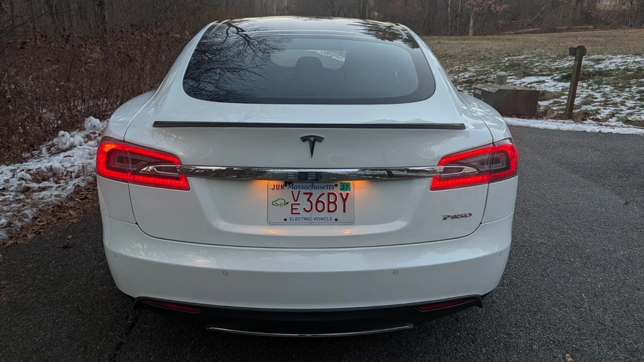 2014 Tesla Model S - Image 4 of 21