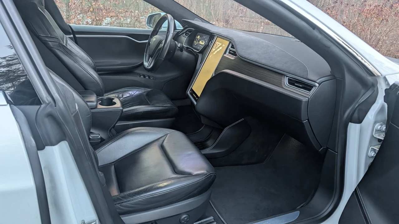 2014 Tesla Model S - Image 14 of 21