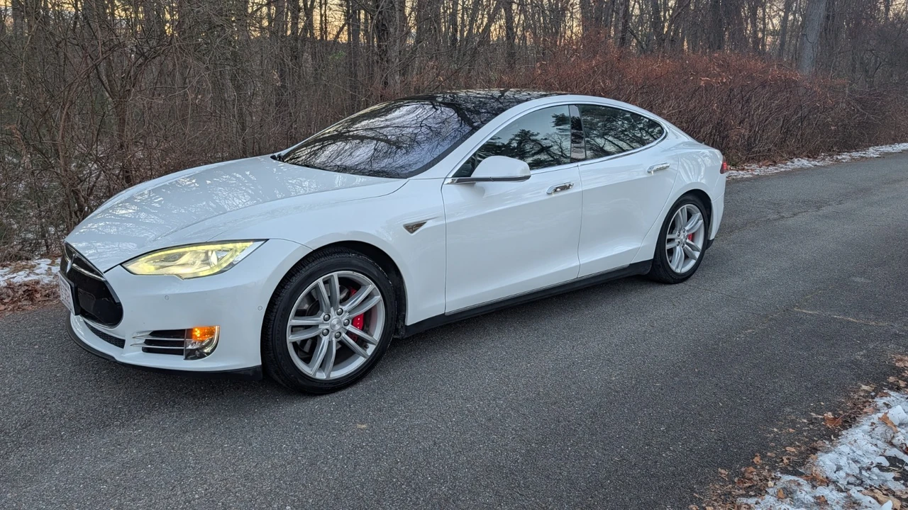2014 Tesla Model S - Image 7 of 21