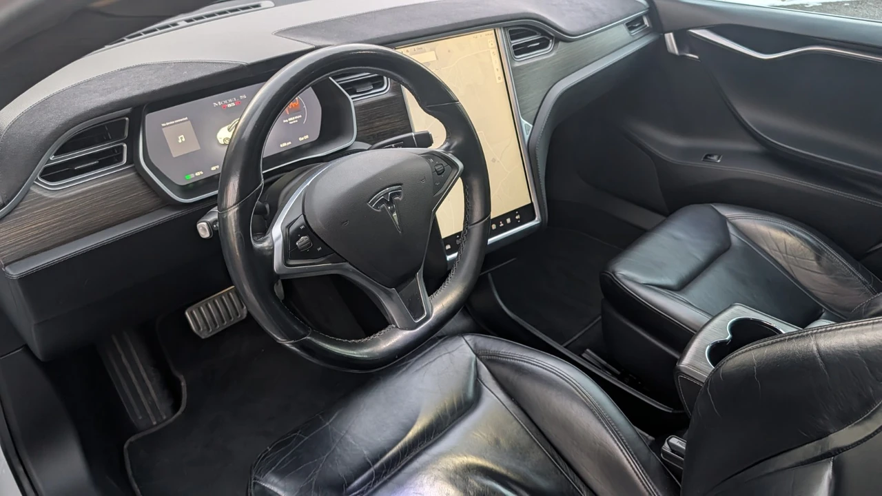 2014 Tesla Model S - Image 10 of 21