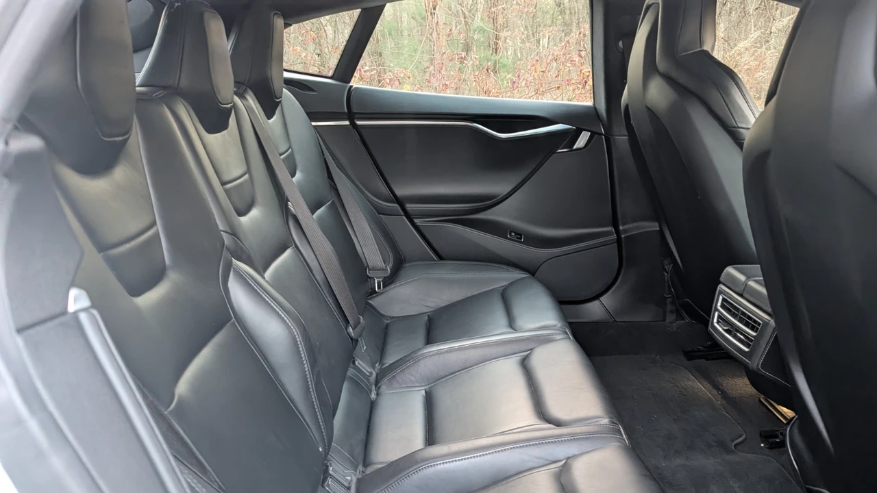 2014 Tesla Model S - Image 18 of 21